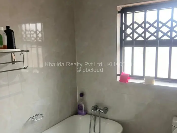 Townhouse/Complex/Cluster to Rent in Madokero Estates