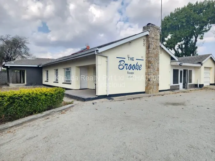 9 Bedroom House to Rent in Rusape, Rusape