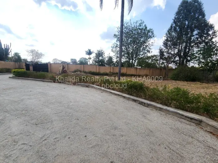 9 Bedroom House to Rent in Rusape, Rusape
