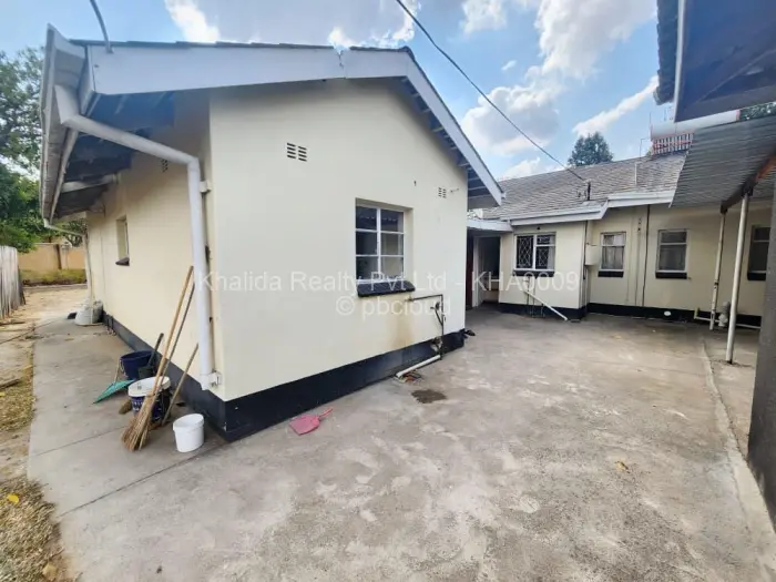 9 Bedroom House to Rent in Rusape, Rusape