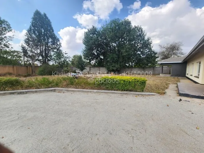 9 Bedroom House to Rent in Rusape, Rusape