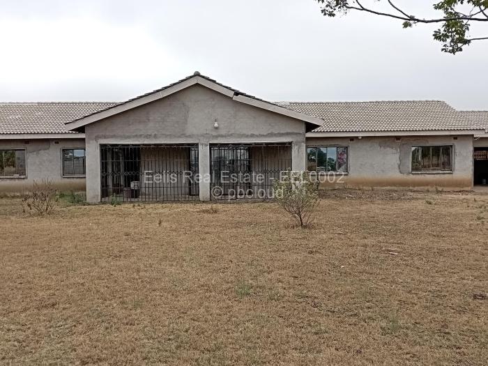 4 Bedroom House for Sale in Daylesford, Gweru