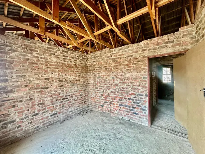 4 Bedroom House for Sale in Mainway Meadows, Harare