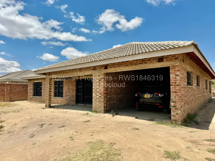 4 Bedroom House for Sale in Mainway Meadows, Harare