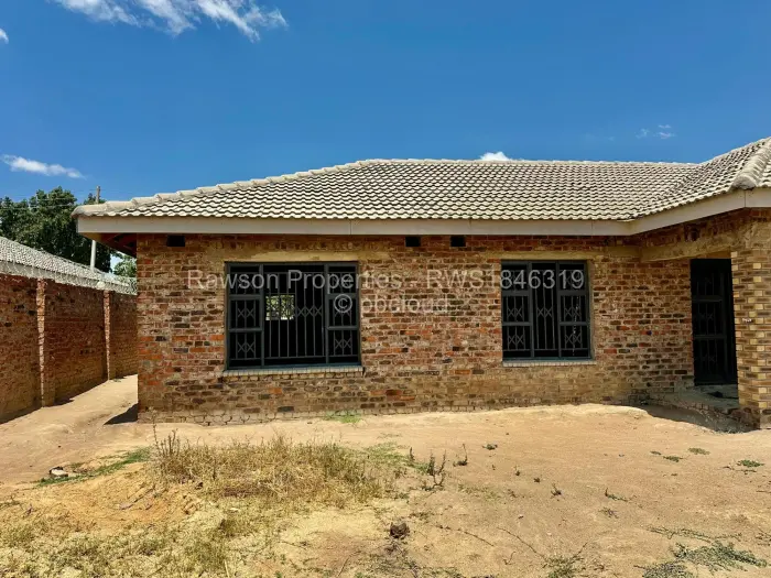 4 Bedroom House for Sale in Mainway Meadows, Harare