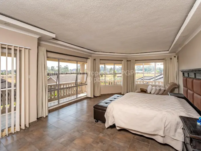 6 Bedroom House for Sale in Chadcombe, Harare