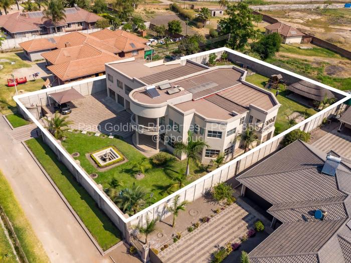 6 Bedroom House for Sale in Chadcombe, Harare