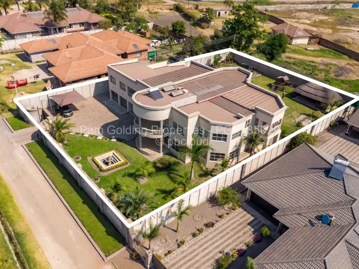 6 Bedroom House for Sale in Chadcombe, Harare
