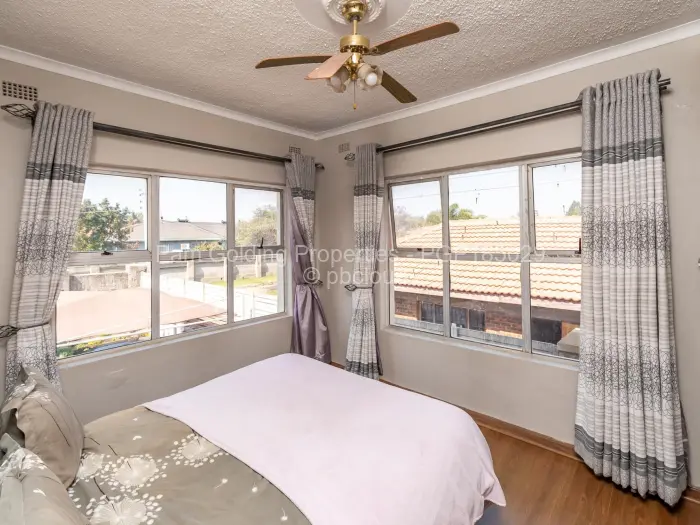 6 Bedroom House for Sale in Chadcombe, Harare