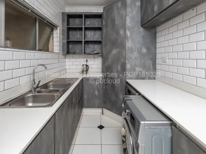 6 Bedroom House for Sale in Chadcombe, Harare