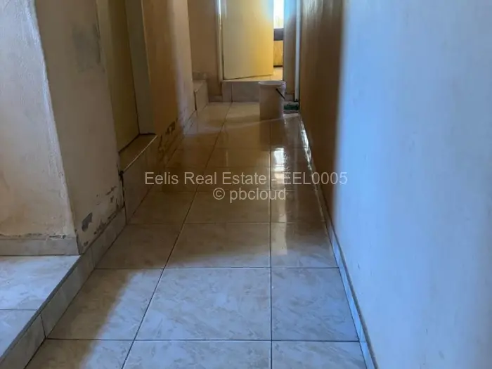 8 Bedroom House for Sale in Senga, Gweru