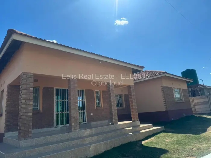8 Bedroom House for Sale in Senga, Gweru