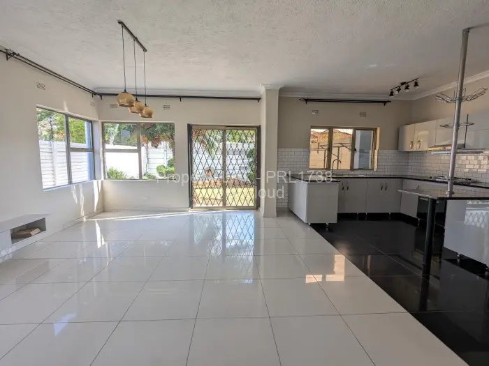 Townhouse/Complex/Cluster to Rent in Newlands