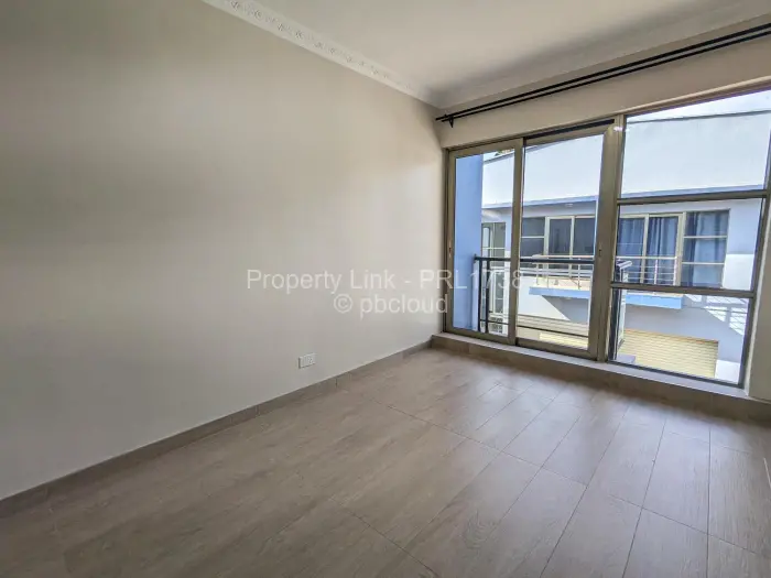 Townhouse/Complex/Cluster to Rent in Newlands