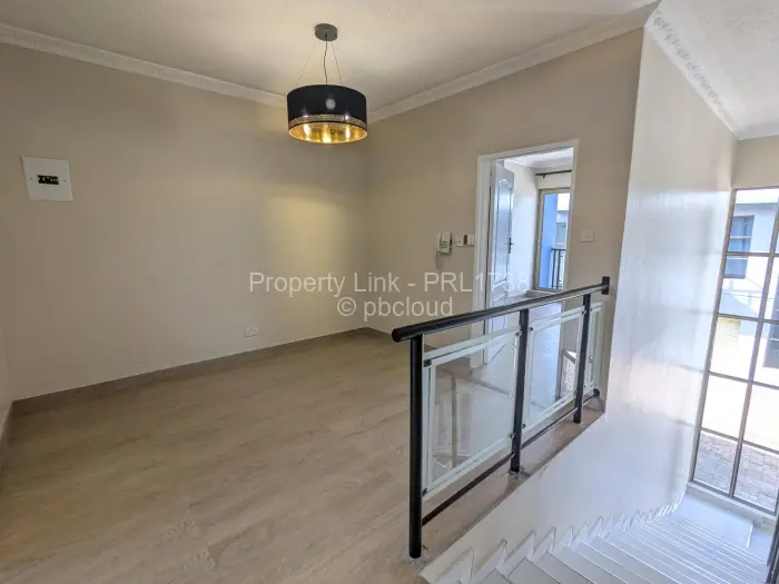 Townhouse/Complex/Cluster to Rent in Newlands