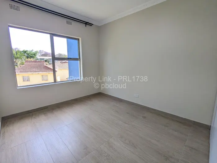 Townhouse/Complex/Cluster to Rent in Newlands