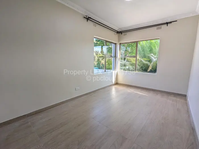 Townhouse/Complex/Cluster to Rent in Newlands