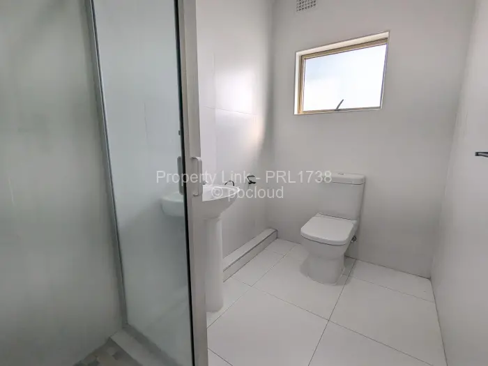 Townhouse/Complex/Cluster to Rent in Newlands