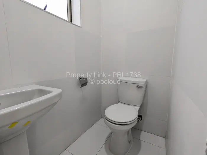 Townhouse/Complex/Cluster to Rent in Newlands