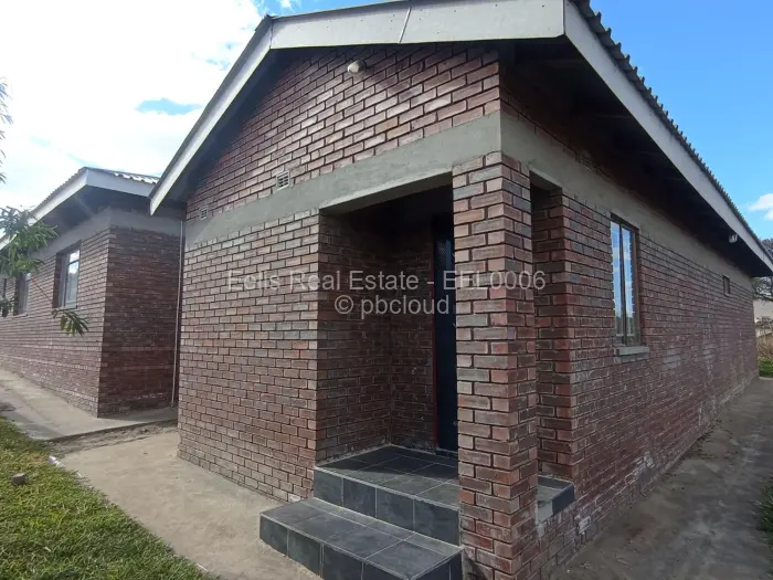 8 Bedroom House for Sale in Senga, Gweru