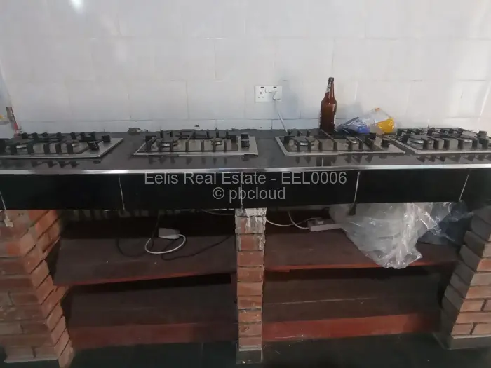 8 Bedroom House for Sale in Senga, Gweru