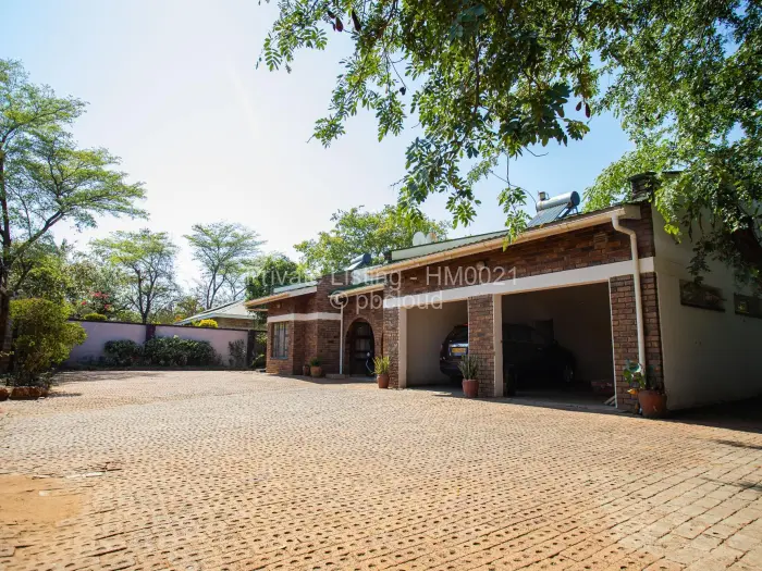 4 Bedroom House for Sale in Victoria Falls, Victoria Falls