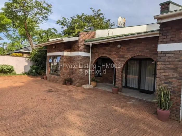 4 Bedroom House for Sale in Victoria Falls, Victoria Falls