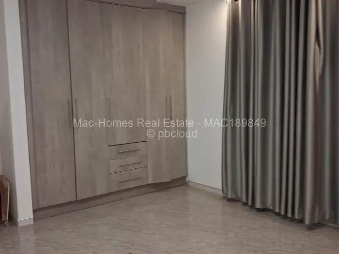 5 Bedroom House to Rent in Mount Pleasant Heights