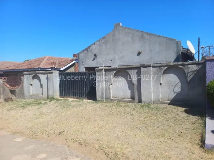 4 Bedroom House for Sale in Damofalls, Damofalls