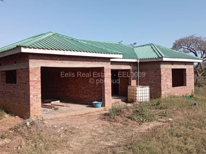 5 Bedroom House for Sale in Hertfordshire, Gweru
