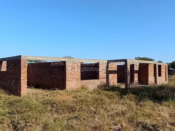 5 Bedroom House for Sale in Hertfordshire, Gweru