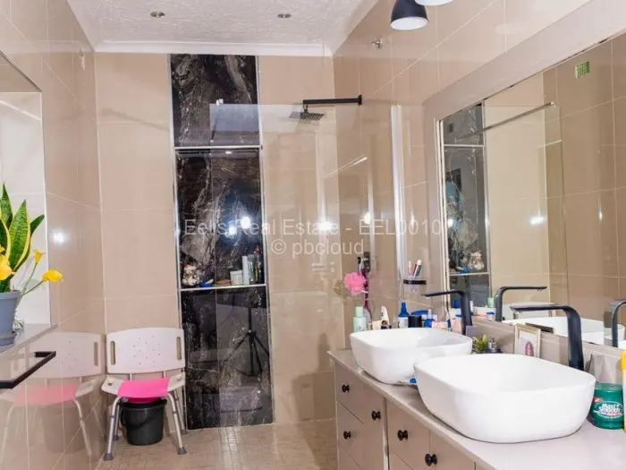 5 Bedroom House for Sale in Kwekwe, Kwekwe