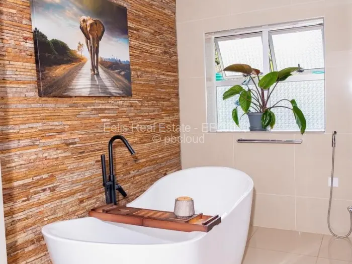 5 Bedroom House for Sale in Kwekwe, Kwekwe