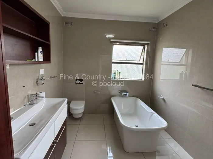 6 Bedroom House to Rent in Pomona, Harare