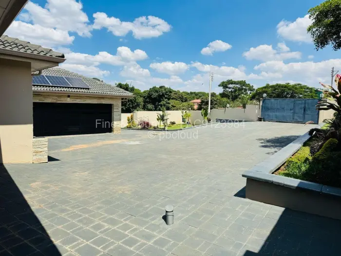 6 Bedroom House to Rent in Pomona, Harare