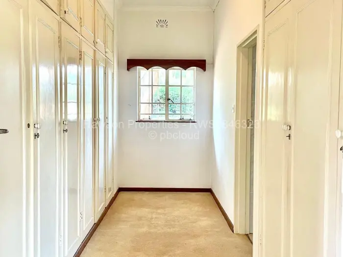 5 Bedroom House for Sale in Ryelands, Harare