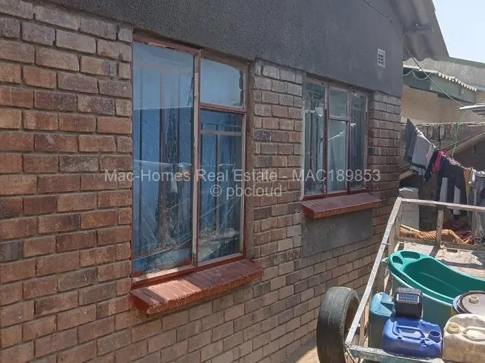 4 Bedroom House for Sale in Chitungwiza, Chitungwiza