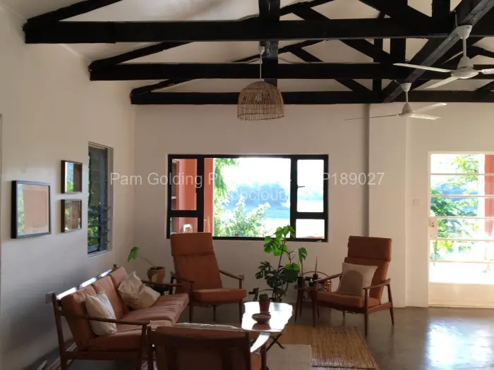 3 Bedroom House for Sale in Msuna, Msuna