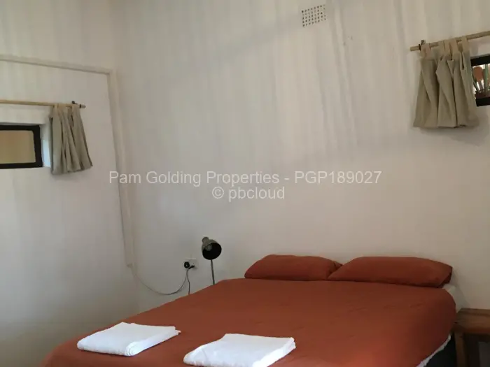 3 Bedroom House for Sale in Msuna, Msuna