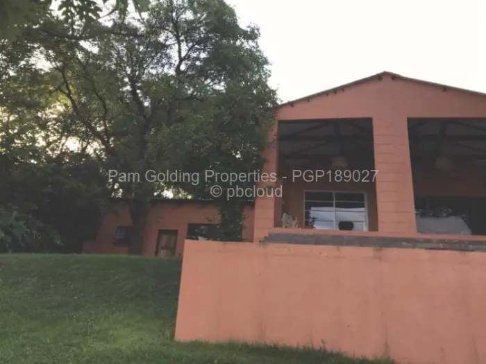 3 Bedroom House for Sale in Msuna, Msuna