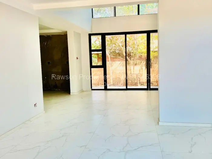 Townhouse/Complex/Cluster for Sale in Highlands, Harare