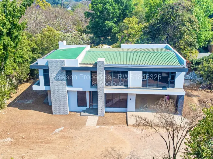 Townhouse/Complex/Cluster for Sale in Highlands, Harare