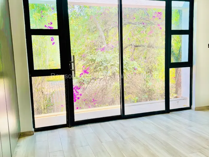 Townhouse/Complex/Cluster for Sale in Highlands, Harare