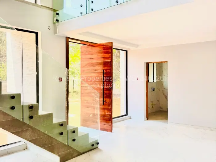 Townhouse/Complex/Cluster for Sale in Highlands, Harare
