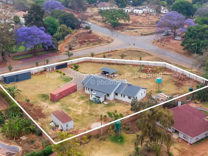 Townhouse/Cluster for Sale in Greendale North, Harare