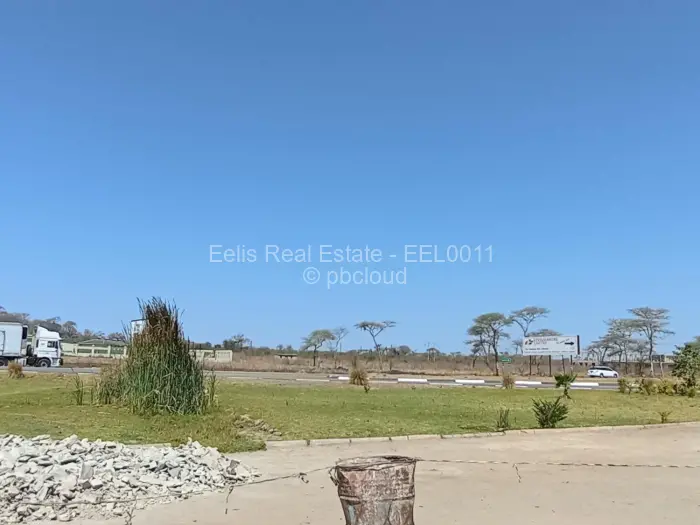 Commercial Stand for Sale in Redcliff, Redcliff