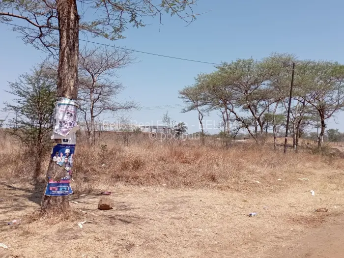 Commercial Stand for Sale in Redcliff, Redcliff