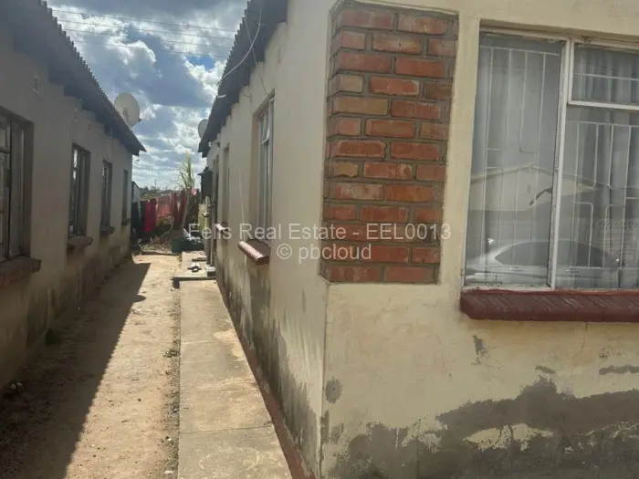 3 Bedroom House for Sale in Woodlands Park, Gweru