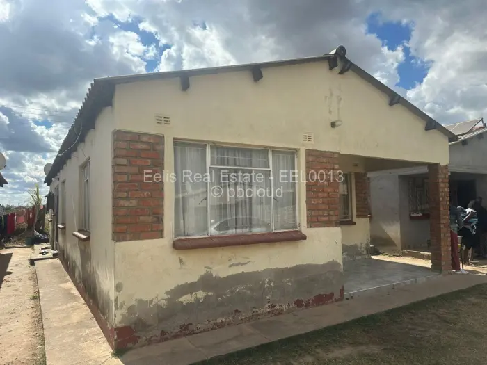 3 Bedroom House for Sale in Woodlands Park, Gweru