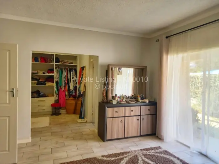 Townhouse/Complex/Cluster for Sale in Newlands, Harare